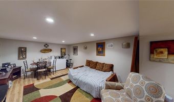 824 Minnie Maddern St, Albert Lea, MN 56007