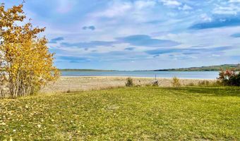 28 W Shore Rd, Babb, MT 59411