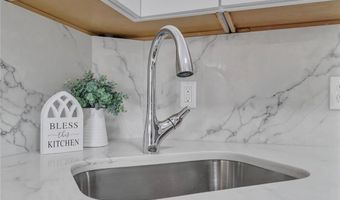 19 Greene Ln, Newport, RI 02840