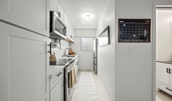 909 University Ave 210, Honolulu, HI 96826