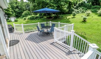 21 Lillinonah Dr, Brookfield, CT 06804