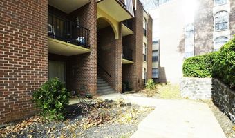 3318 WOODBURN VILLAGE Dr 32, Annandale, VA 22003