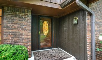 8537 Ridge Hill Dr, Indianapolis, IN 46217