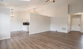 585 Eagles Nest Ct, Avon, IN 46123