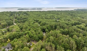2 Valley Ave, Falmouth, ME 04105