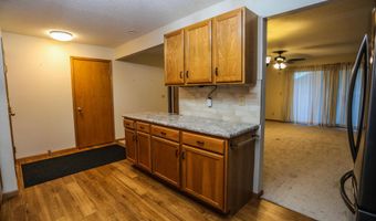 1521 E Melgaard Rd, Aberdeen, SD 57401