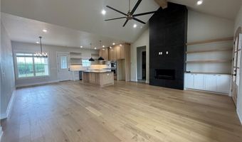 5020 Logan Dr, Bentonville, AR 72713