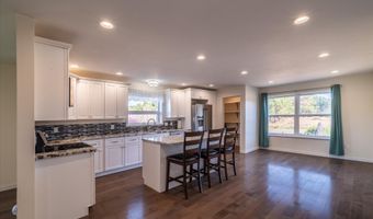 937 Carter St SW, Bandon, OR 97411