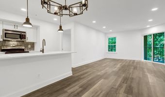 3307 WYNDHAM Cir 2157, Alexandria, VA 22302