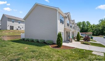 2 Chambers Garden Dr, Arden, NC 28704