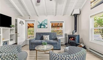 51 Osceola Ave, Narragansett, RI 02882