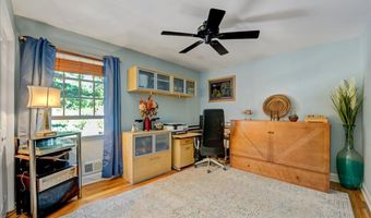 5 Trotter Ter, Belford, NJ 07718