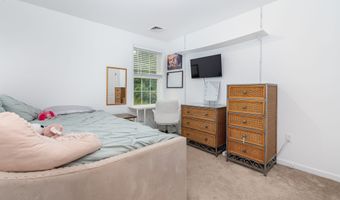 51 Gillette Way 51, Bristol, CT 06010