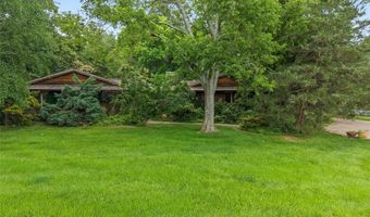 16 Meadowbrook Country Club Est, Ballwin, MO 63011