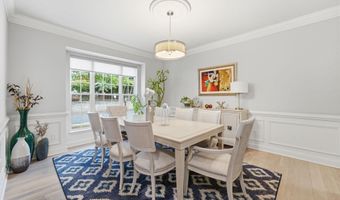 705 N ASHTON St, Alexandria, VA 22312