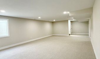 1946 Tuscany Dr SE, Altoona, IA 50009