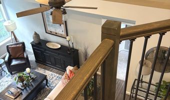 5924 FOUNDERS HILL Dr 302, Alexandria, VA 22310