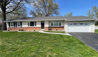 433 Essen Ln, Ballwin, MO 63021