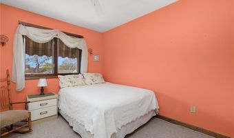 11 Renfrew Ave, Middletown, RI 02842