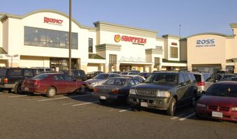 5909 QUANTRELL Ave 203, Alexandria, VA 22312