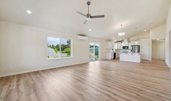 655 11th St, Bandon, OR 97411