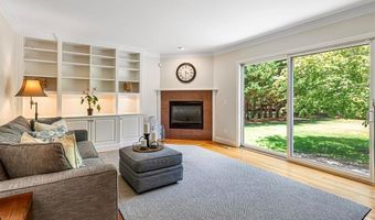 1 Mallard Cove Way, Barrington, RI 02806