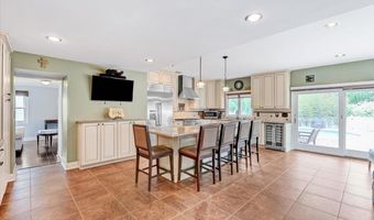 77 Warren Dr, Aberdeen, NJ 07747