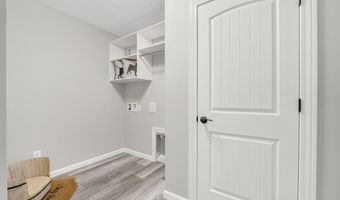 5165 Greyson Heights Dr, Auburn, IN 46706