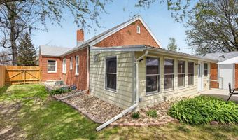 1032 Kingsbury St, Belle Fourche, SD 57717