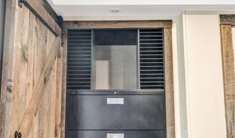 123 Mount Hope Ave, Bangor, ME 04401