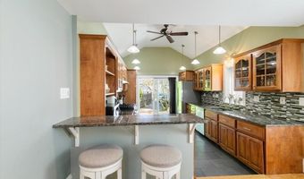 87 Friend St A, Amesbury, MA 01913