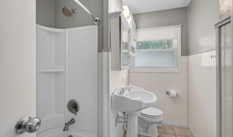 123 16th St, Ames, IA 50010