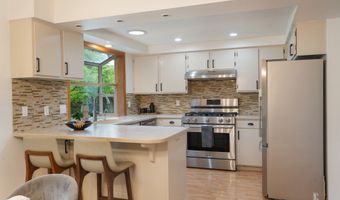 24950 NE AIRPORT Rd, Aurora, OR 97002