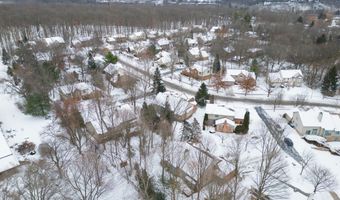 825 Brookside Dr, Ann Arbor, MI 48105