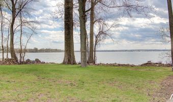 23 Mud Pt S, Alburgh, VT 05440