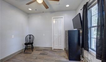 912 S 7th St, Aransas Pass, TX 78336