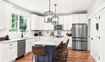 82 Frances St, Asheville, NC 28806