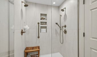 14150 S CANYON RIDGE Dr, Oregon City, OR 97045