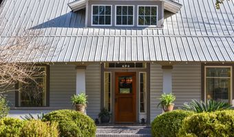 160 Ave C, Apalachicola, FL 32320