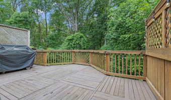 7716 EFFINGHAM Sq, Alexandria, VA 22315