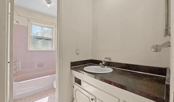 4052 MARTIN LUTHER KING JR Ave SW, Washington, DC 20032