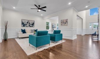 41 Avondale Ln, Aberdeen, NJ 07747