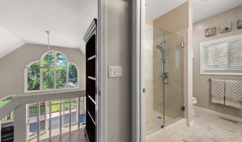 114 Shore Dr N, Bridgewater, NH 03222