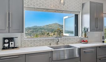 9420 Crest Dr, Spring Valley, CA 91977