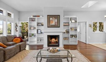 900 Cypress Point Loop, Ashland, OR 97520