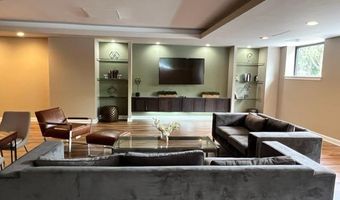 2111 WISCONSIN Ave NW #420, Washington, DC 20007