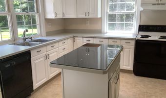 668 Huckleberry Hill Rd, Avon, CT 06001