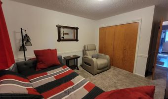 1824 Eisenhower Cir, Aberdeen, SD 57401