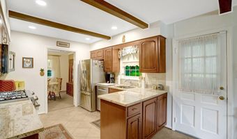 8422 GEORGIAN Way, Annandale, VA 22003