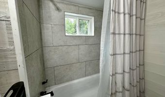 2 Piper Ln, Abbot, ME 04406